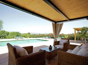 Comfy holiday home in Alcudia with private pool